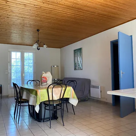 Holiday home Maison A 1 Km De La - 4 Pers. - Fr-1-336-38 *